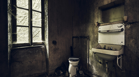Bathroom before renovation